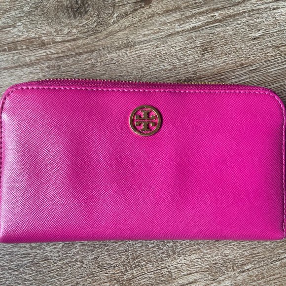 Tory Burch Robinson Continental Wallet - Fuchsia - Picture 1 of 8